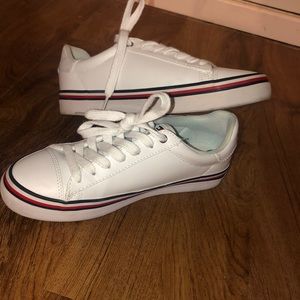 White shoes. Tommy Hilfiger. Worn 1-2 times.